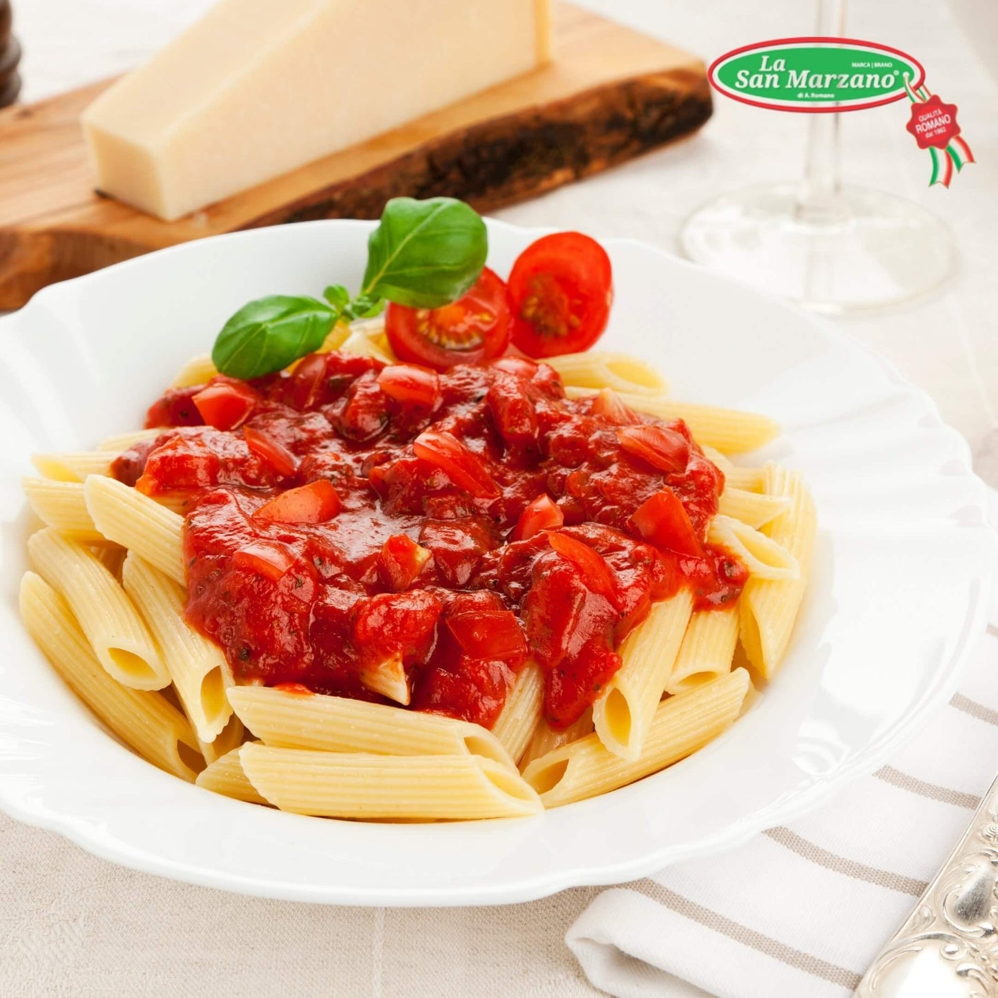 La San Marzano Whole Peeled Plum Tomatoes – 3.4 kg (106 oz) Can